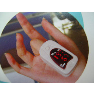 Finger pulse oximeter