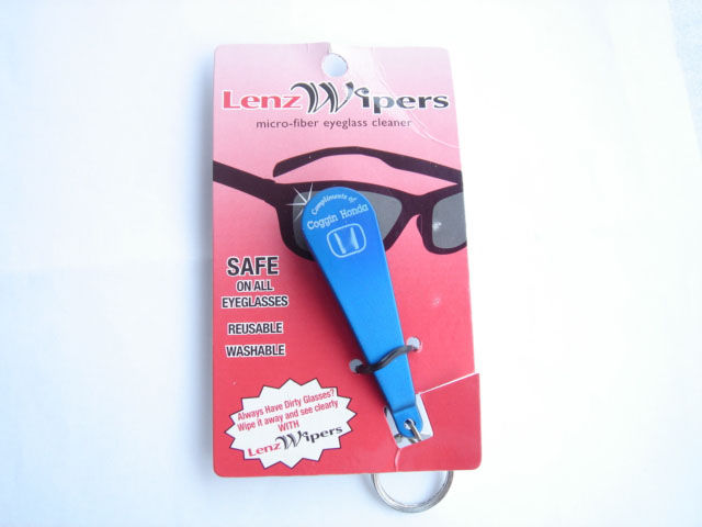 Lens clean wiper