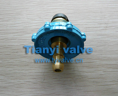 Flywheel for gas ragulatoring valves