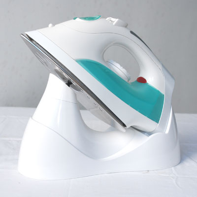 CORDLESS STEAM IRON