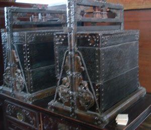 Chinese Old Trunk