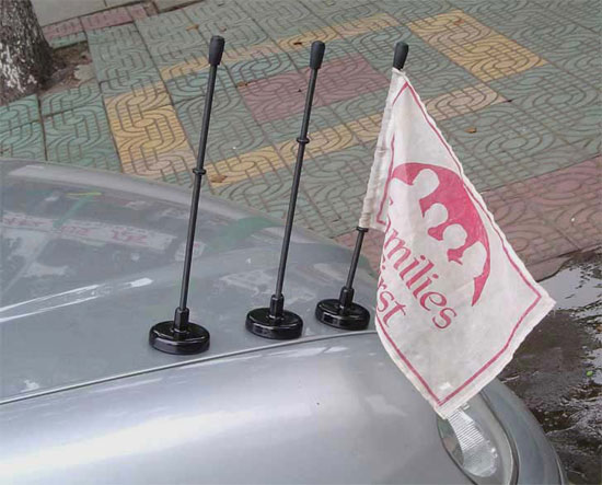 Magnetic Car Flagpole