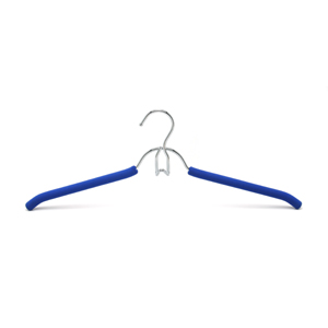 plastic clothes hangers