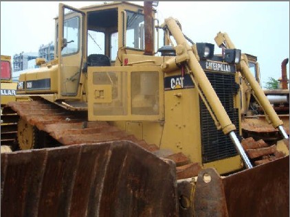  CATERPILLAR Dozer