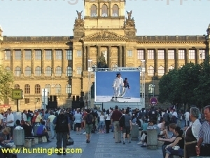 led display advertising