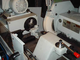 SEMIAUTOMATIC GRINDING MACHINE