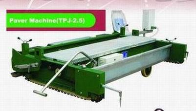 PAVER MACHINE FOR RUNNING TRACK