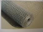 hexagonal wire mesh fence