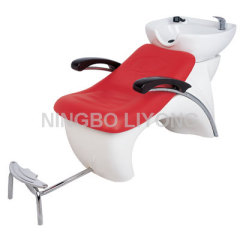 man shampoo chair