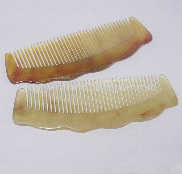 Straight Yellow Cattle Horn Comb