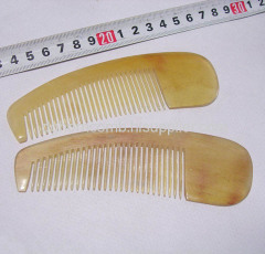 Curve Yellow Cattle Horn Comb