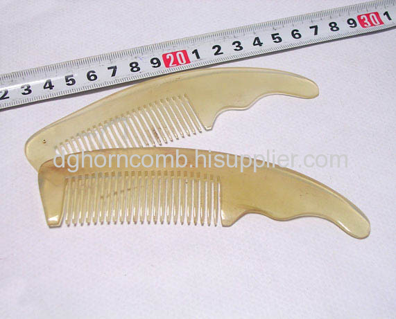 Curve Wave Yellow Cattle Horn Comb