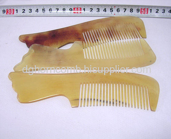Fish Tail Yellow Cattle Horn Comb