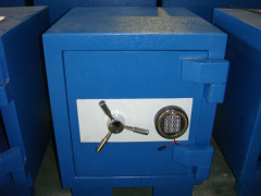 Fire burglary safe with Tri-spoke handle