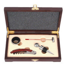 wine accessories gift set