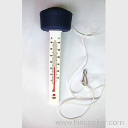 Swimming pool use thermometer