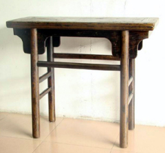 Eastcurio antique table