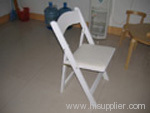 white folding chair