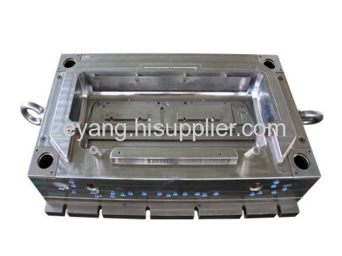 Plastic injection mould