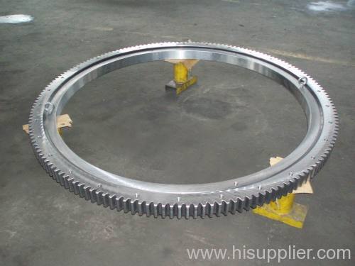 Four points contact ball slewing bearing