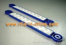 adhesive UHF RFID tag