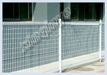 Welded temporary barrier