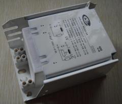 Magnetic ballasts for high pressure discharge lamp