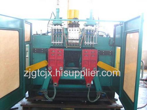 Blow molding machine