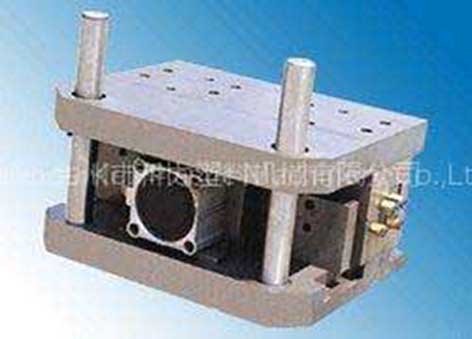 plastic bottle injection blowing mould