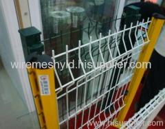 welded wire mesh fence