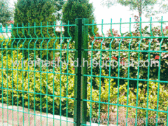 C-shaped post welded wire mesh fences