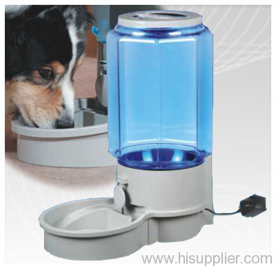 Automatic pet waterer