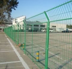 welded wire mesh fence