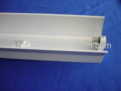 T5 lamp fixture with single tube with reflector