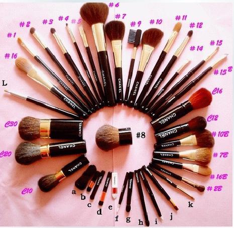 cosmetic brush