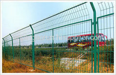 wire mesh fence