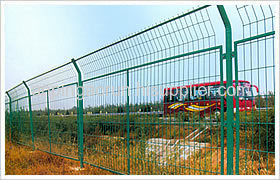 wire mesh fence