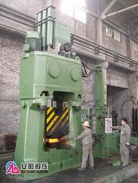 Numerical control hydraulic die forging hammer