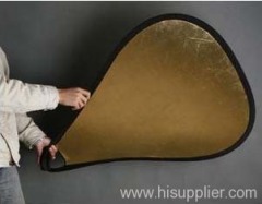 Triangular collapsible portable/handheld reflector discs