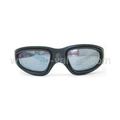 Light type safety glasses