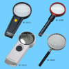 Illuminating magnifier