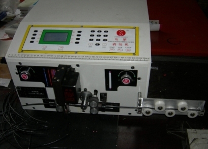 Automatic computer stripping machine
