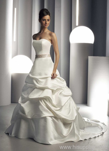 wedding dresses 2011. Wedding Gowns 2011 Cheap