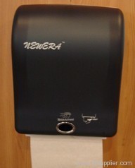 Automatic paper towel dispenser