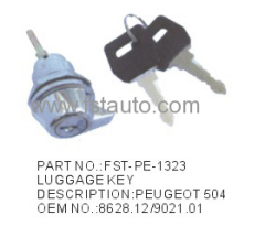 TRUNK LOCK AND KEY