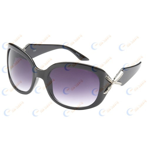 Plastic Fashion Sunglasses