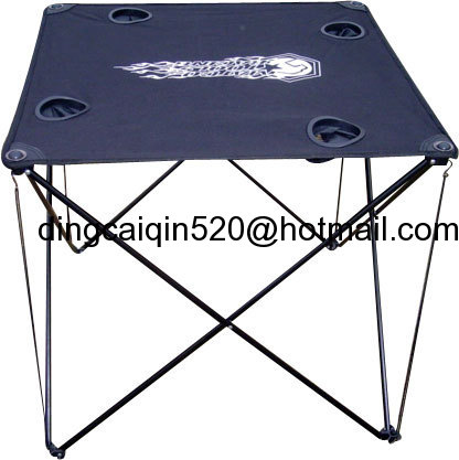 FOLDING TABLE