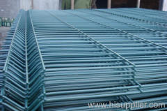 Wire mesh fence