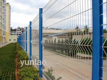 Curvy Welded Fencing