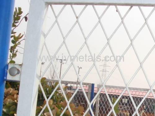 pvc coated expanded metal fence